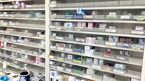 薬棚