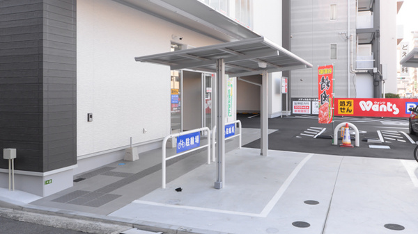 ウォンツ東雲本町薬局の駐輪場