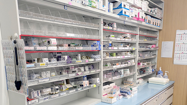 フレンド薬局　小山粟宮店の薬棚