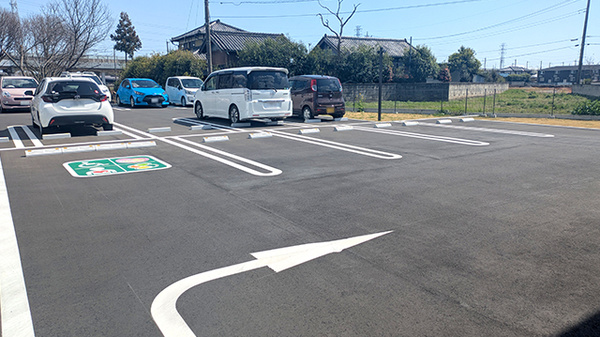 フレンド薬局　小山粟宮店の駐車場