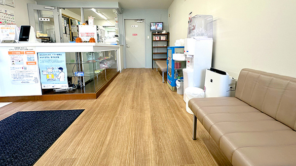 おもと薬局 ほうらい店の待合スペース