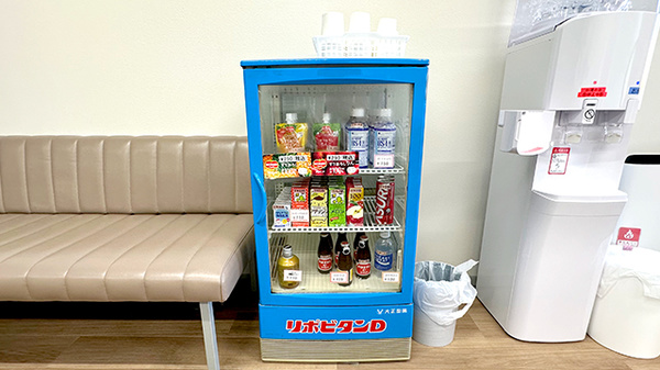 おもと薬局 ほうらい店の飲食物