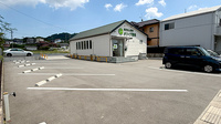 オリーブ薬局の駐車場