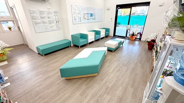 しんわ薬局　東府中店の待合スペース