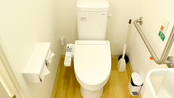 スギひかり薬局堀川本郷店のお手洗い