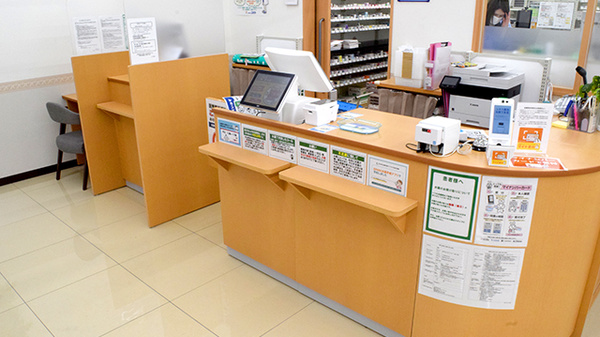 ユタカ薬局米原下多良の受付/カウンター