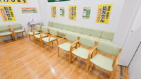 スギ薬局 北白川店の待合スペース