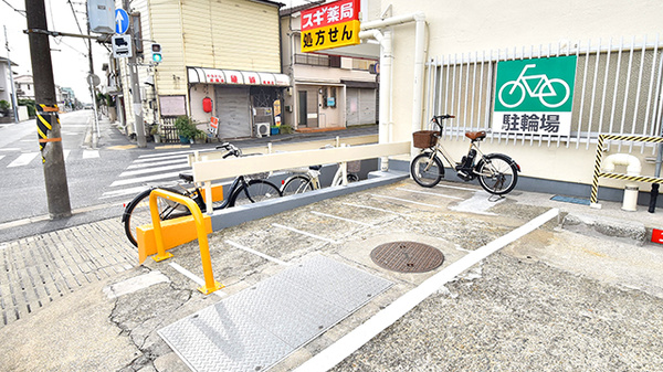 スギ薬局 鶴見馬場店の駐輪場