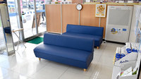 ププレひまわり薬局　茶屋町店の待合スペース