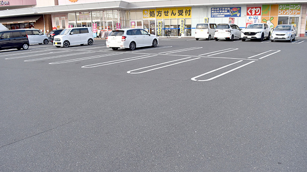 ププレひまわり薬局　茶屋町店の駐車場
