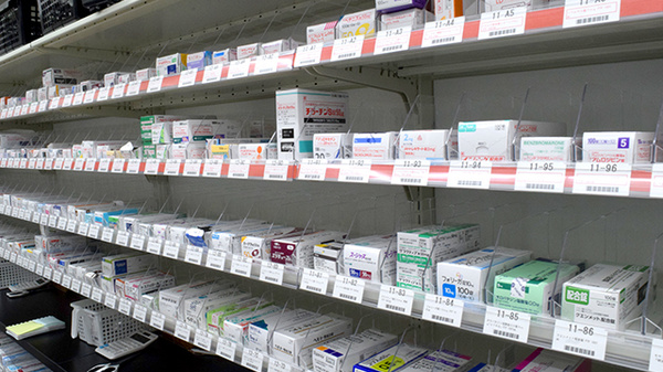 ユタカ薬局甲南の薬棚