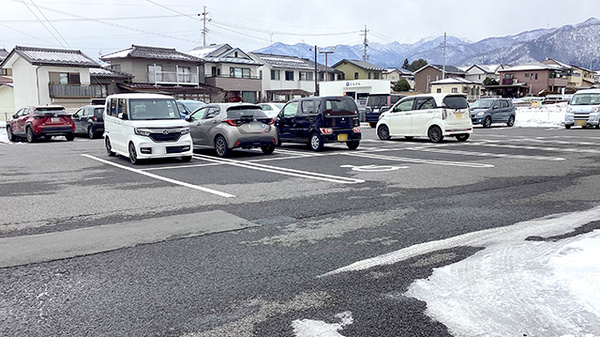 モリキ須坂春木町薬局の駐車場