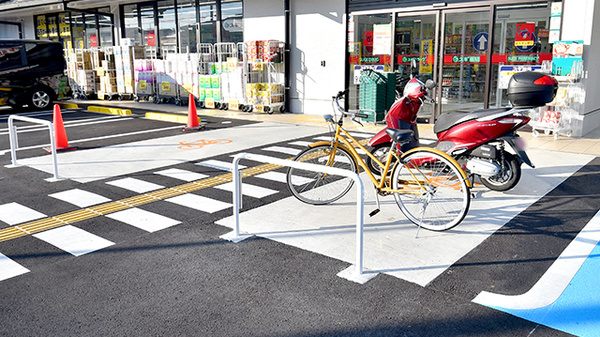 スギ薬局 宝ヶ池店の駐輪場