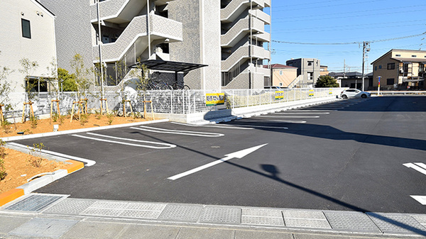 スギ薬局 八潮南川崎店の駐車場