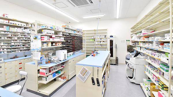 スギ薬局 丸山台店の調剤室