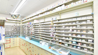 スギ薬局 高槻栄町店の薬棚