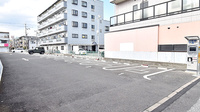 スギ薬局 高槻栄町店の駐車場