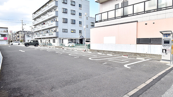スギ薬局 高槻栄町店の駐車場
