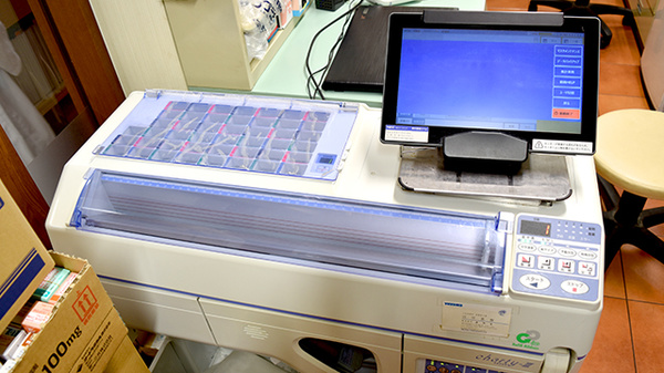 大信薬局　柏原店の調剤器具