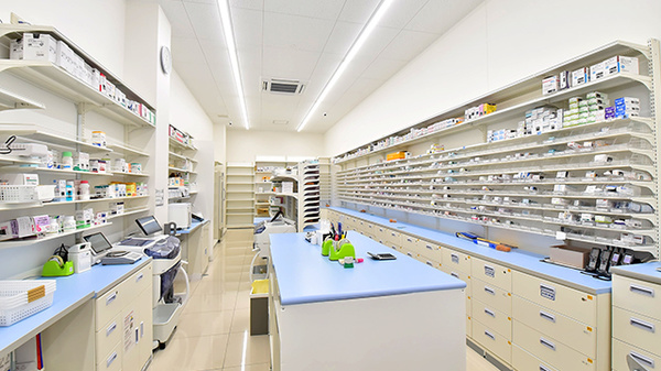 スギ薬局 鳴海南店の調剤室