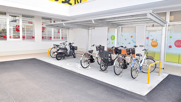 スギ薬局 鳴海南店の駐輪場