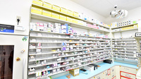 スギ薬局 枚方市駅北店の薬棚