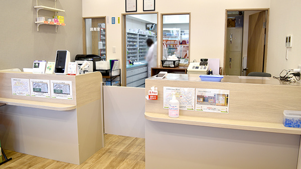 にじいろ薬局　吹田店の受付/カウンター