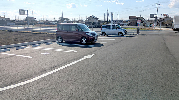 フレンド薬局　小山喜沢店の駐車場