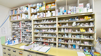 トリム薬局 五稜郭店の薬棚