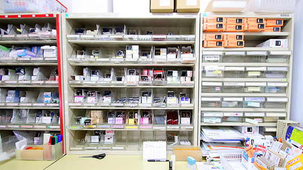 ファーマライズ薬局 粟山店の薬棚