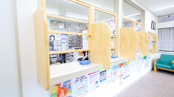 ファーマライズ薬局 学校町店の受付/カウンター