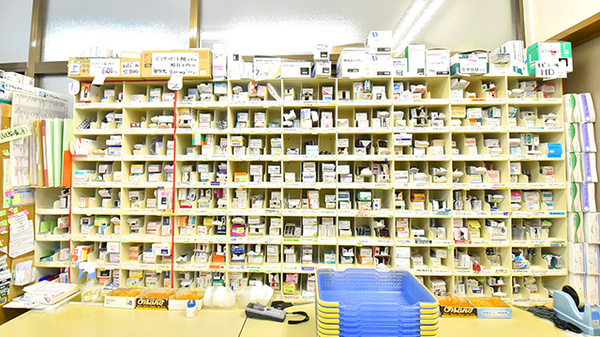 ファーマライズ薬局 小布施店の薬棚
