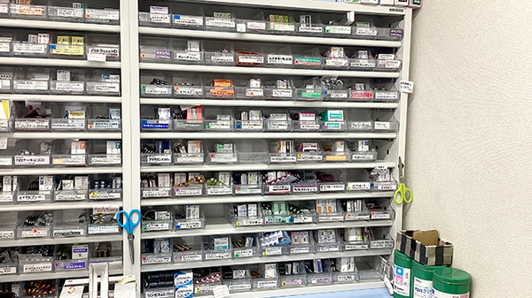 ピリカ松川町薬局の薬棚