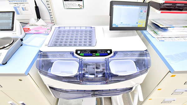 スギ薬局 平群店の調剤器具