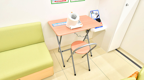 スギ薬局 高殿西店の血圧計