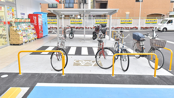 スギ薬局 高殿西店の駐輪場