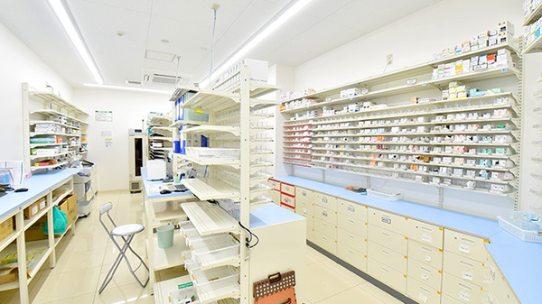 スギ薬局 十日市場駅前店の調剤室