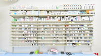 スギ薬局 十日市場駅前店の薬棚