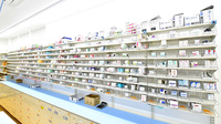 スギ薬局 本牧通り店の薬棚