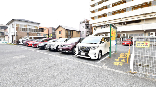 スギ薬局 本牧通り店の駐車場