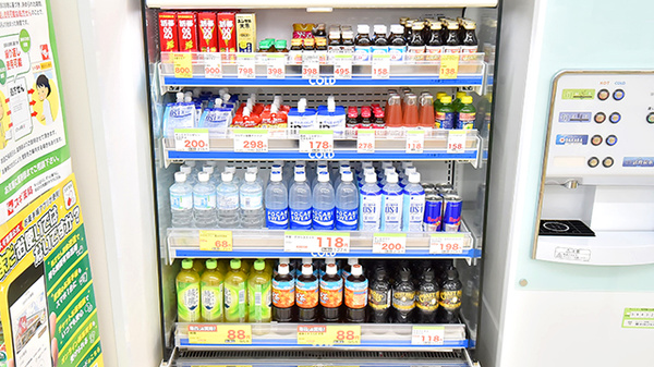 スギ薬局 神田駅南口店の飲食物