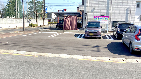 花・花薬局昭和通り店の駐車場