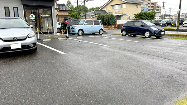 春日井ミドリ薬局 東野店の駐車場