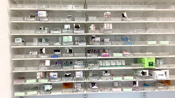 薬棚