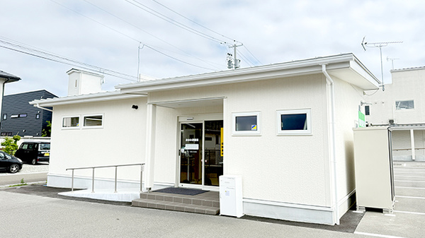 あゆみ野薬局の外観