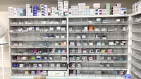 すず薬局　西郷店の薬棚