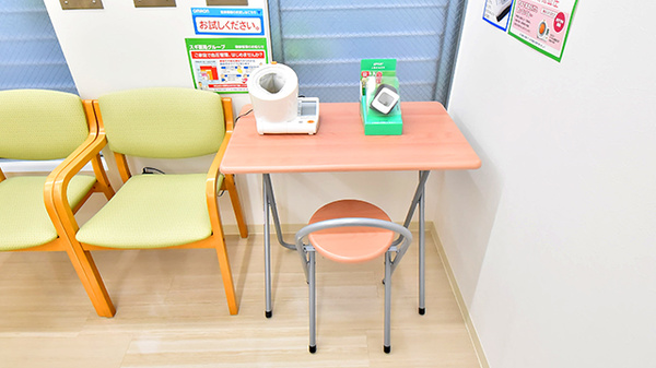 スギ薬局 新中野店の血圧計