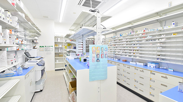 スギ薬局 新中野店の調剤室