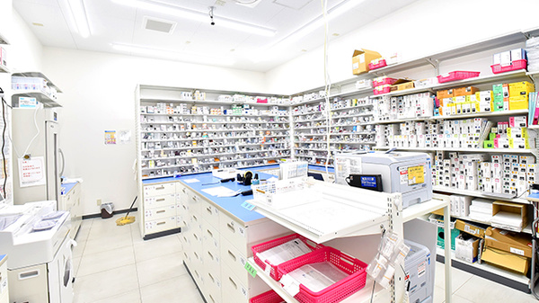 薬局くすりの福太郎　本大久保5丁目店の調剤室