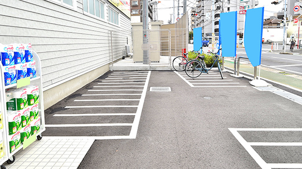 薬局くすりの福太郎　本大久保5丁目店の駐輪場